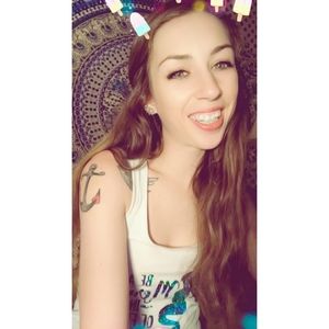 Meet your Posher, Becca